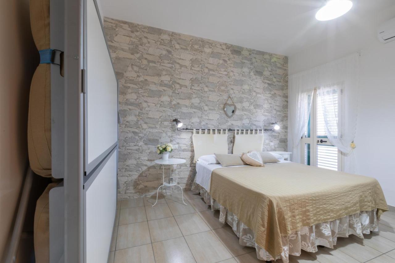 B&B L'Isola Che Non C'E Torre San Giovanni Ugento Bagian luar foto