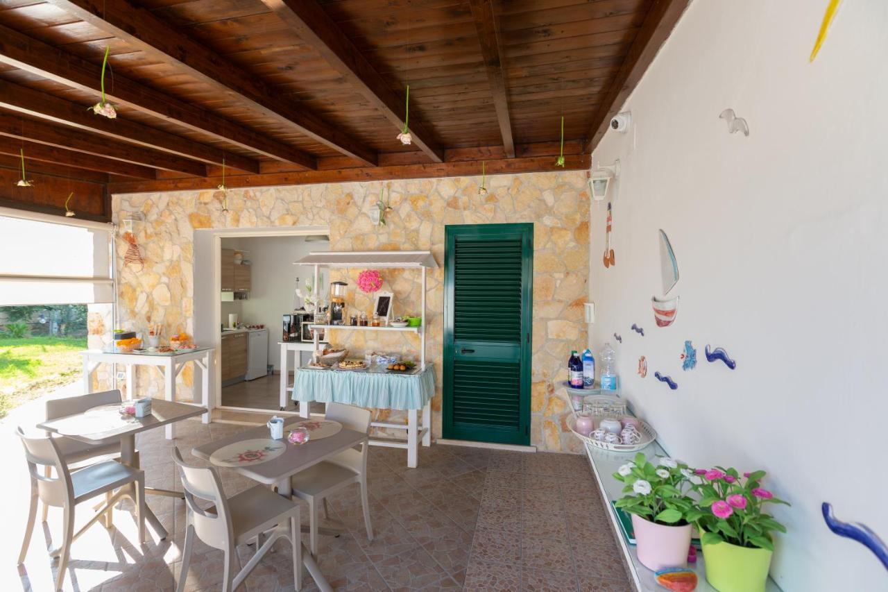 B&B L'Isola Che Non C'E Torre San Giovanni Ugento Bagian luar foto