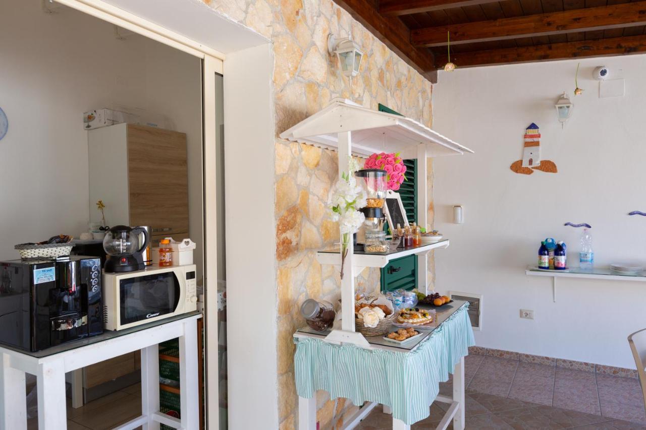 B&B L'Isola Che Non C'E Torre San Giovanni Ugento Bagian luar foto